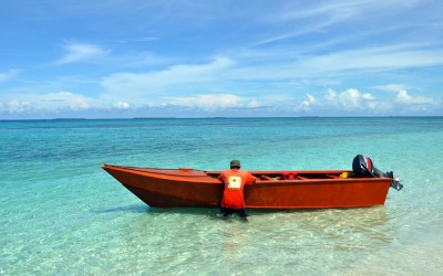 Mooring the boat at Tepuka, Funafuti Atoll, Tuvalu